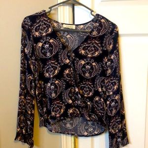 Lizard Thicket boutique patterned blouse